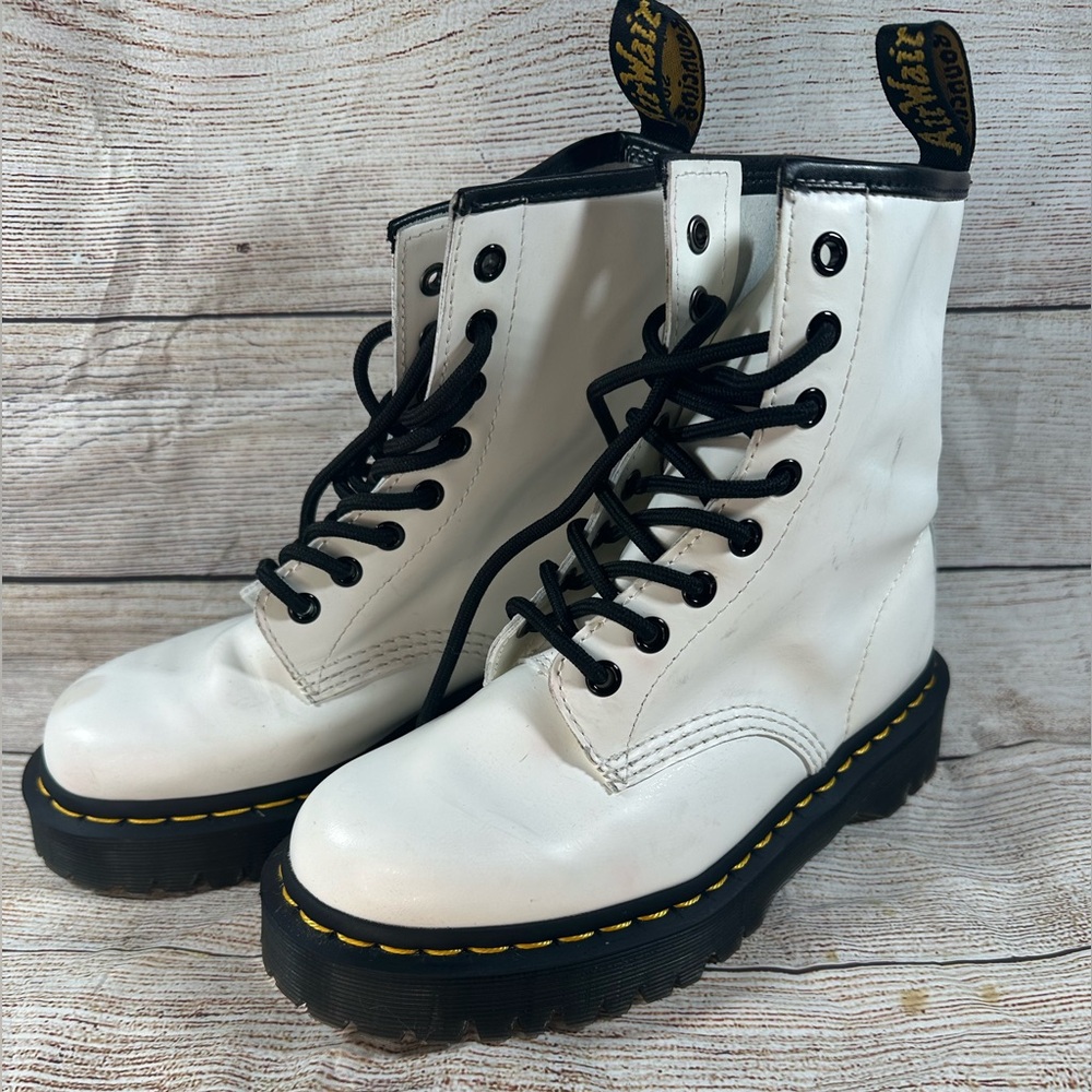 Dr. Martens Women’s White Leather Combat Boots Ankle Lace Up 26499 Size: 6
